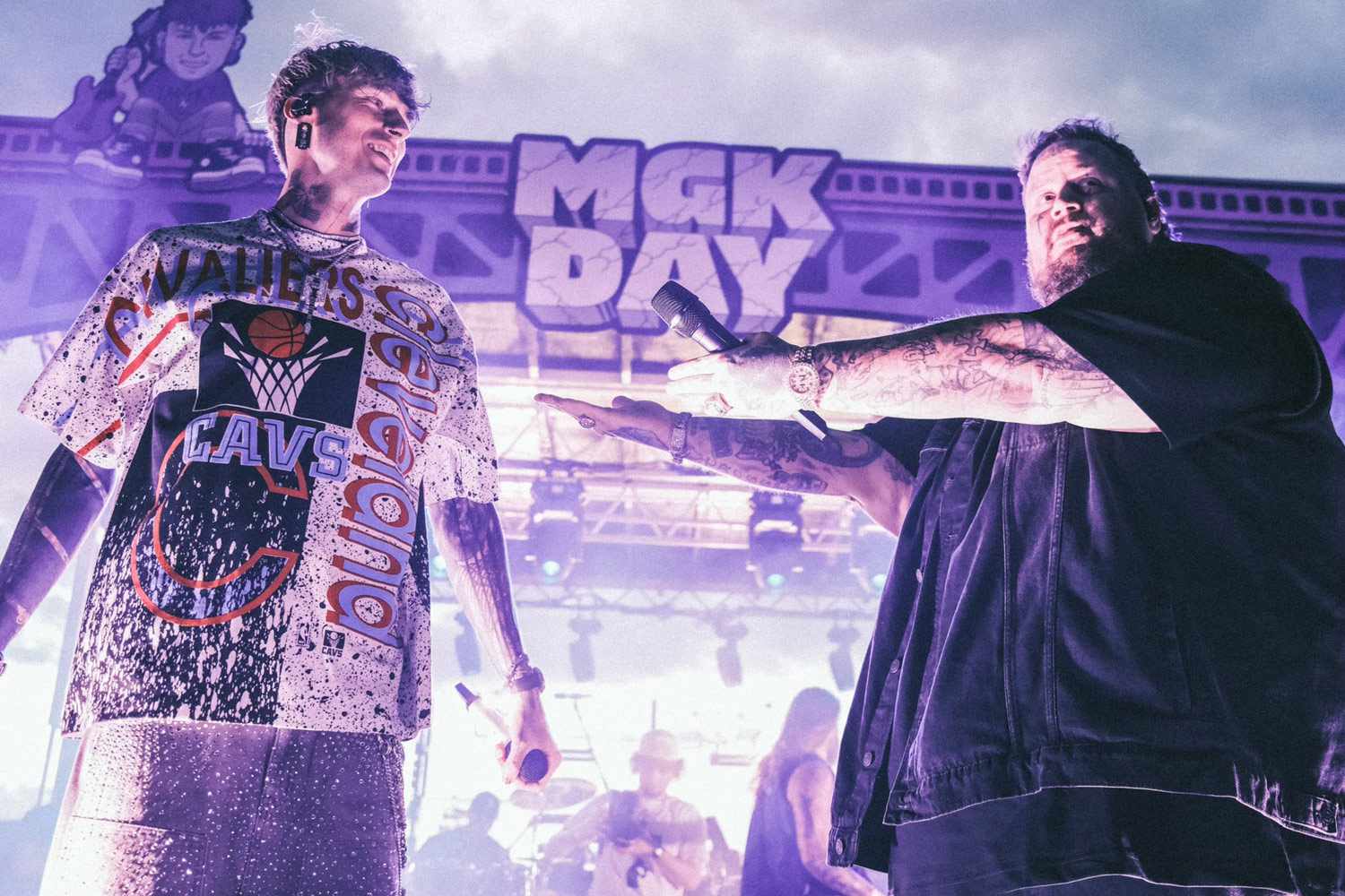 Machine Gun Kelly Reveals He 'Lost $50,000 on the Blackjack Table' in Las Vegas as He Performs with Jelly Roll