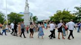 Abrazo por la paz y contra el bloqueo en Cuba (+Fotos) - Noticias Prensa Latina