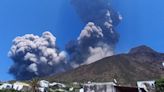 Impresionante explosión eruptiva del volcán Estrómboli en el sur de Italia