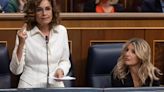 El PP acusa a Montero de "mentir" y le invita a dimitir y la vicepresidenta dice que están "chapoteando en el barro"