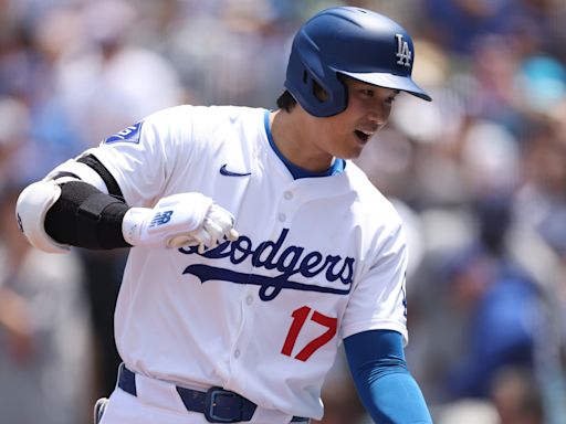 Shohei Ohtani punctuates Dodgers sweep of Braves with 2 home runs to tie MLB lead