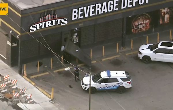 Burglars smash into Englewood liquor store, Chicago police say