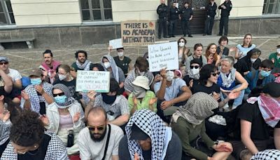 Berlin: Palästina-Demo vor Humboldt-Universität