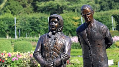 Bronze statue of Queen Elizabeth and Prince Philip sparks backlash as critics say it doesn't look them