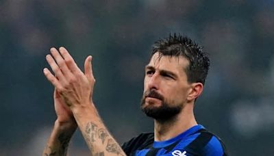 La Curva Nord dell’Inter sta con Acerbi: “Un uomo che ha sconfitto il cancro, un uomo di poche parole”