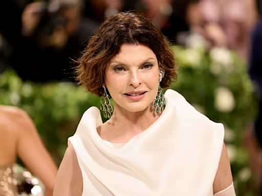 Linda Evangelista's Chic Met Gala Appearance Was a Welcome Return After an Almost 10-Year Absence