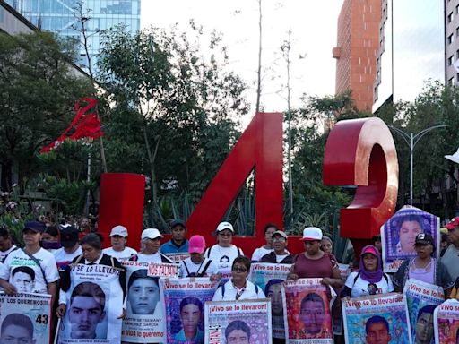 Marcha Ayotzinapa en vivo hoy 26 de septiembre: Sigue el minuto a minuto de la manifestación por los 10 años del caso