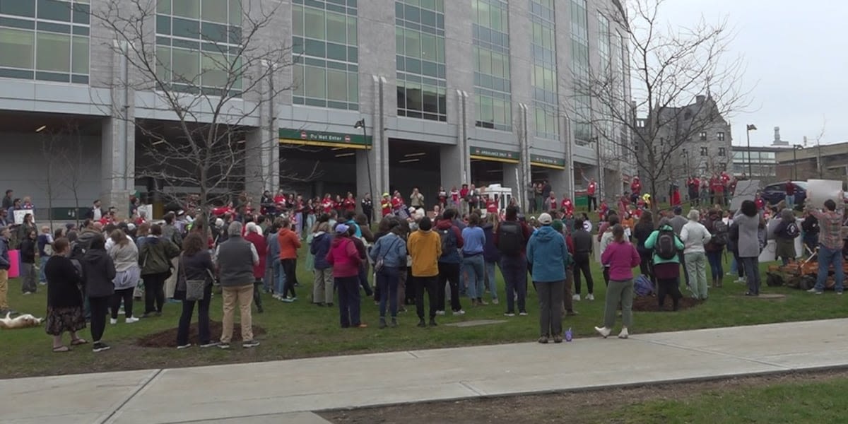 UVM Medical Center nurses rally for wage increase in new contract