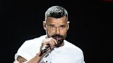 Ricky Martin usó la remera que lanzó Loewe con Jonathan Bailey para apoyar a la comunidad LGBTQIA+