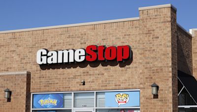 GameStop stock tanks as retailer reveals plans of a stock sale | Invezz