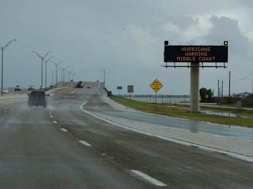 El sector energético de Texas se prepara para el paso del huracán Beryl