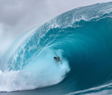 Olympic Warmup Wipeouts: Carnage at Teahupo'o Ahead of Paris 2024