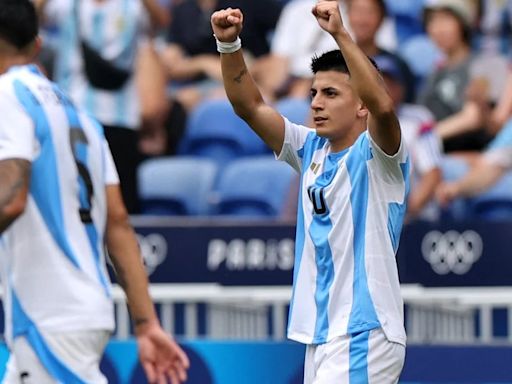 El golazo de Thiago Almada en el duelo de la Sub 23 de Argentina ante Ucrania en los Juegos Olímpicos