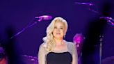 Kellie Pickler makes emotional return to stage in 1st performance since husband’s death