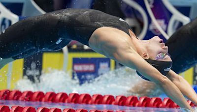 Regan Smith roza el récord del mundo de 100 espalda y Katie Ledecky sigue lanzada en los ‘trials’