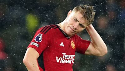 Rasmus Hojlund: Gary Neville says Man Utd striker needs mentor but Jamie Carragher wants more from 21-year-old