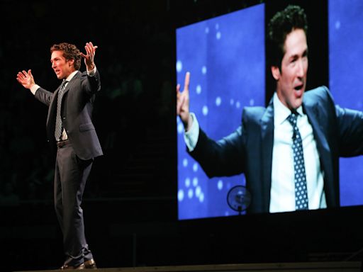 Behind the scenes at Joel Osteen's 1,000th Lakewood sermon