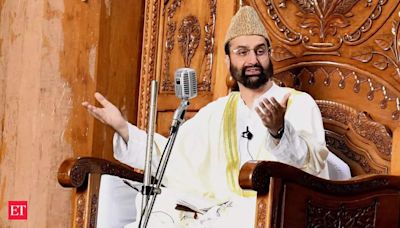 Mirwaiz Umar Farooq condemns arrests of senior advocates in Kashmir - The Economic Times