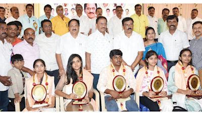 Meritorious students feted - Star of Mysore