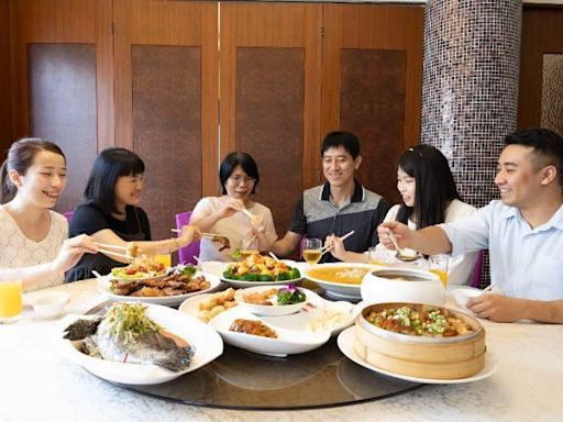 讓媽咪一吃秒讚就這家 台南大飯店母親節食豪華美饌再送全家福拍攝 | 蕃新聞