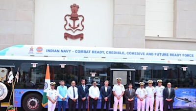 Indian Navy takes leap into green transport with Indian Oil’s Hydrogen fuel cell bus - ET EnergyWorld