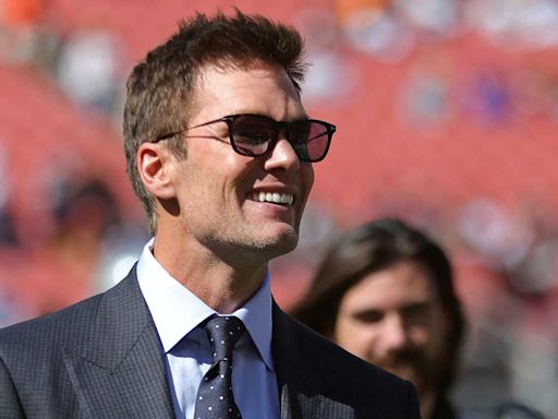 Tom Brady’s Broadcasting Debut Draws Negative Reviews