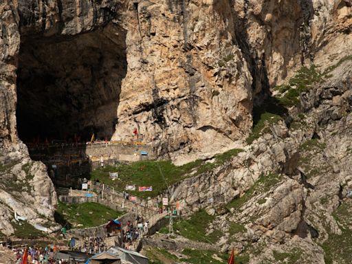 Amarnath Yatra 2024 Dates, Helicopter Booking, Pilgrimage Significance, Trek Guide and More