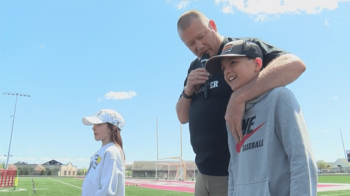 De Pere walk raises thousands for those battling cancer