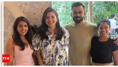 Throwback: When Anushka Sharma and Virat Kohli posed for a happy photo with fans | - Times of India