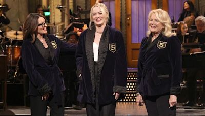 Emma Stone stole her “Saturday Night Live ”Five-Timers Club jacket: 'It's in my closet'