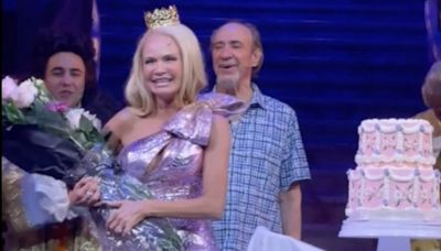 Video: Kristin Chenoweth Celebrates Birthday On Stage at THE QUEEN OF VERSAILLES