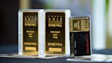 Gold bars are selling like hot cakes in Korea's convenience stores and vending machines