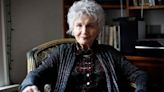 Alice Munro, vencedora do Nobel de Literatura, morre aos 92 anos; conheça a história da escritora canadense