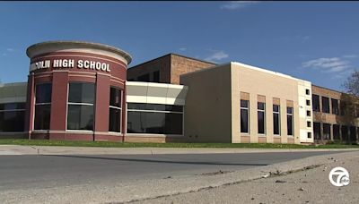 Warren police officer seriously injured after large fight at Lincoln High School