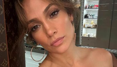 Jennifer Lopez goes bra-free after Ben Affleck 'kiss'