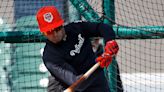 Injured Detroit Tigers SS Javier Báez begins hitting drills in rehab