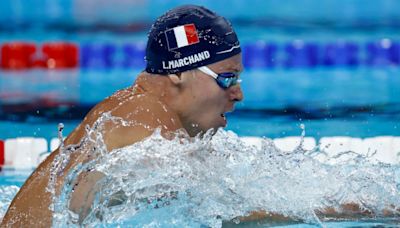 'El Phelps francés' debuta en las albercas de Paris