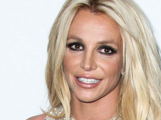 Britney Spears Cracks Windshield Of G-Wagen In First Sighting Since Settling Lawsuit With Her Dad