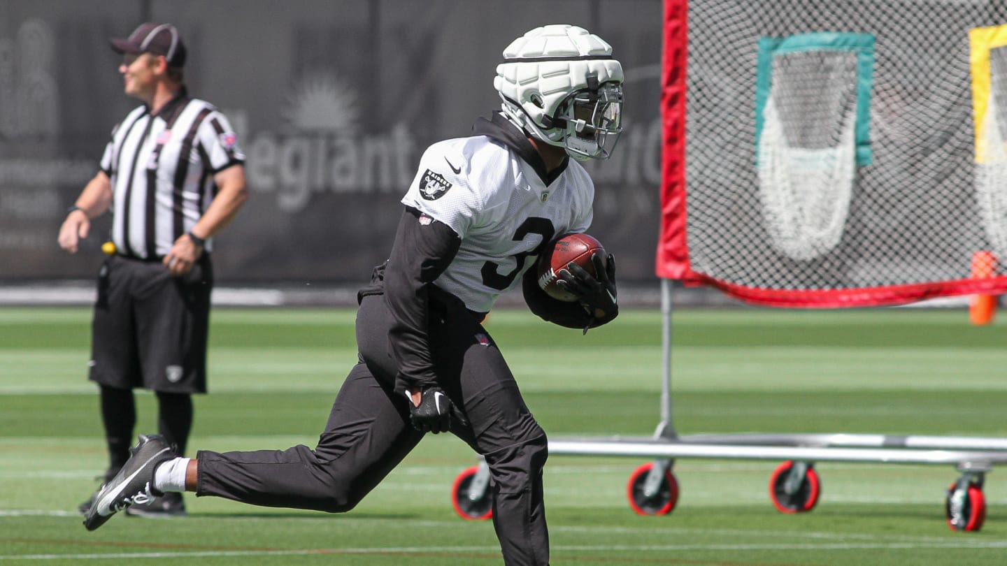 Raiders' Zamir White Benefiting From Being Surrounded by Veterans