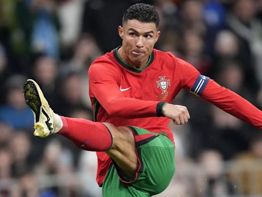 Cristiano Ronaldo se mostró bastante molesto y con gestos obscenos en sorpresiva derrota de Portugal - La Opinión