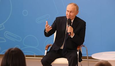 Putin says his family's 'little ones' can speak Chinese fluently