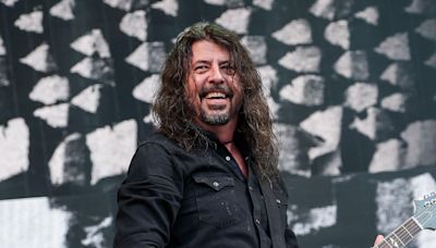 Roof open as Foo Fighters prepare for Cardiff show
