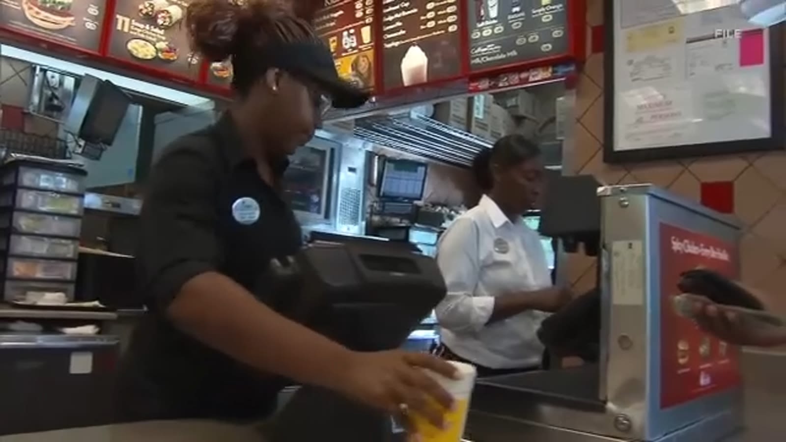 'Fair work' ordinance introduced for fast food workers in LA