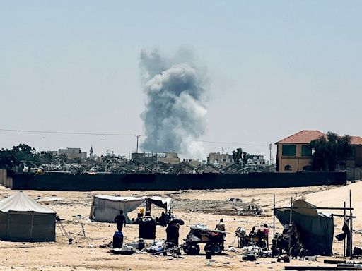 Israel bombardeia centro e Sul da Faixa de Gaza e avança em Rafah