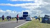 Dos muertos y cinco heridos en un choque frontal entre un micro y un auto en la ruta 11