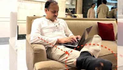 'I may use the best gadgets but reduce my carbon footprint': IIT Bombay Professor wears torn socks in 5-star hotel