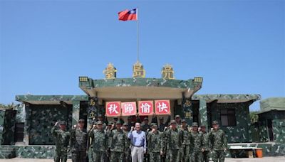 國防部長視導馬祖防務 慰勉官兵辛勞 - 軍事