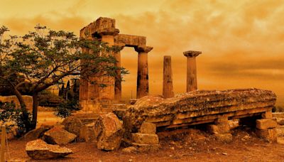 Saharan sandstorm sweeps Greece turning Athens' ancient ruins blood red