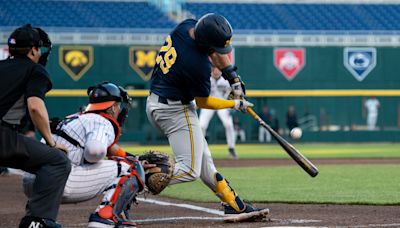 Michigan thrives with oddities at the plate against Illinois