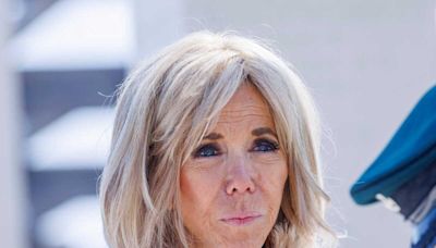 Brigitte Macron ultra chic en total look blanc coordonné à Camilla Parker Bowles